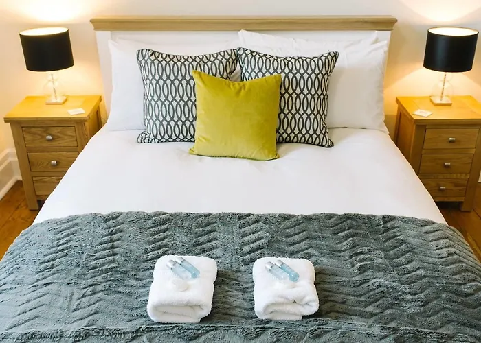 Pleasant Near Princes Street Gardens דירה אדינבורו