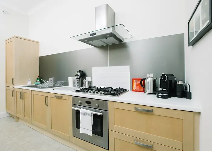 Pleasant Near Princes Street Gardens דירה אדינבורו