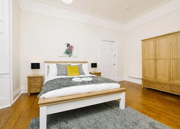 Pleasant Near Princes Street Gardens דירה אדינבורו