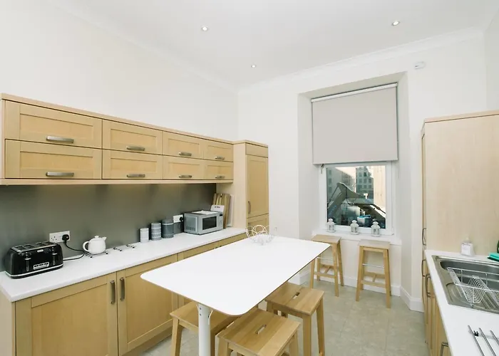 דירה Pleasant Near Princes Street Gardens *