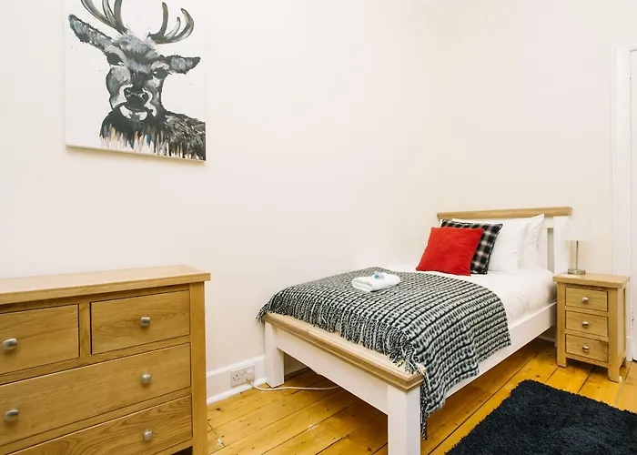 Pleasant Near Princes Street Gardens דירה אדינבורו