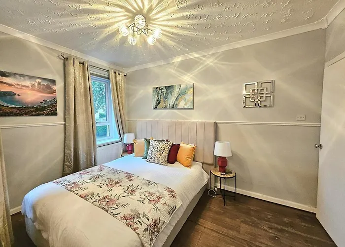 Апартаменты Craigietinny Road Apartment- 3 Beds Эдинбург