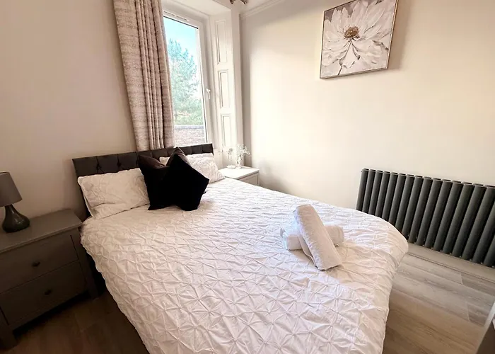 Immanuel House - Modern Luxury Victorian 1872 - Free Parking & Superfast Fibre Optic Wifi Apartment Edinburgh
