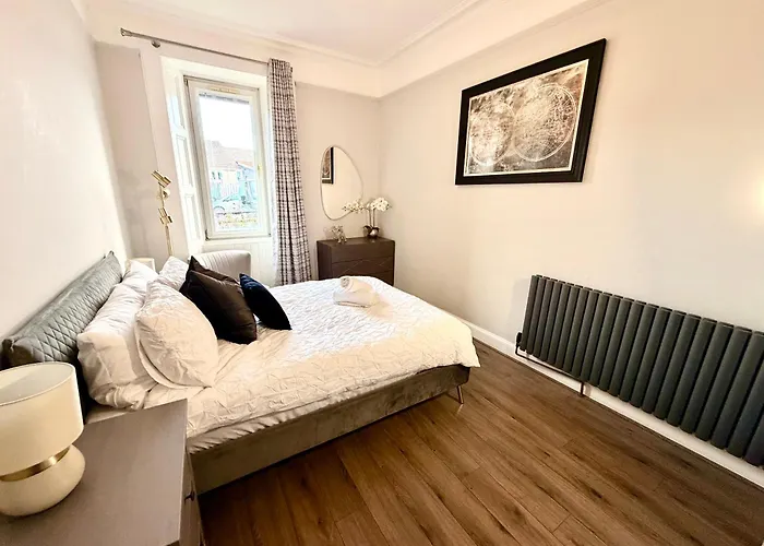 Immanuel House - Modern Luxury Victorian 1872 - Free Parking & Superfast Fibre Optic Wifi * Edinburgh