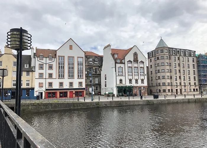 דירה Remarkable 2 Bed In אדינבורו