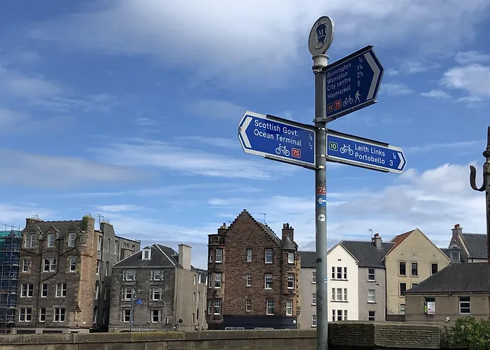 Remarkable 2 Bed In דירה *