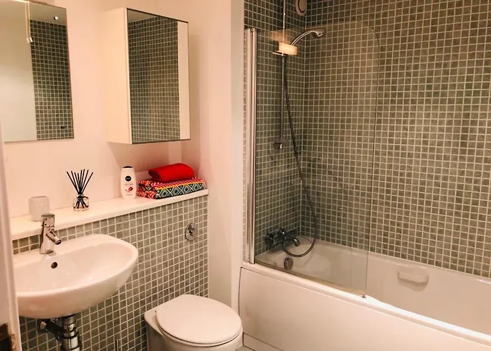 Remarkable 2 Bed In *