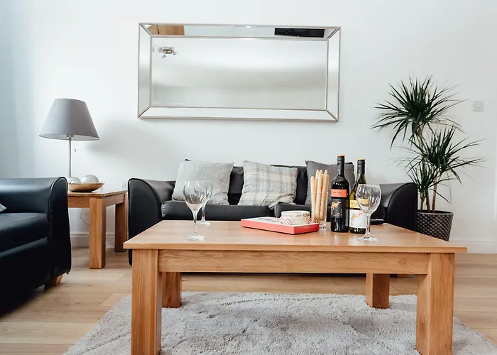 Edinburgh Aparthotel 4*