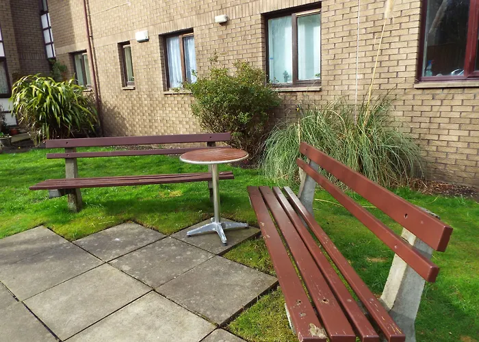 아파트 Ideal Location With Free On-site Private Parking