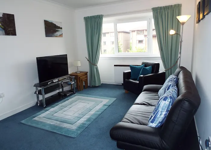 Ideal Location With Free On-site Private Parking Διαμέρισμα *