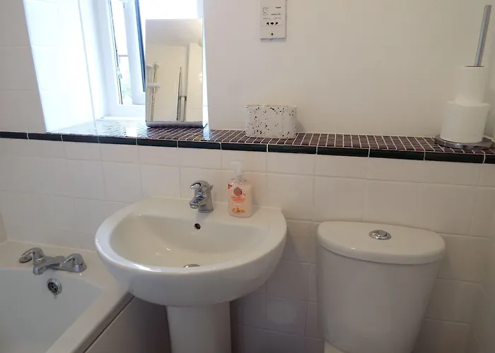 Ideal Location With Free On-site Private Parking Εδιμβούργο