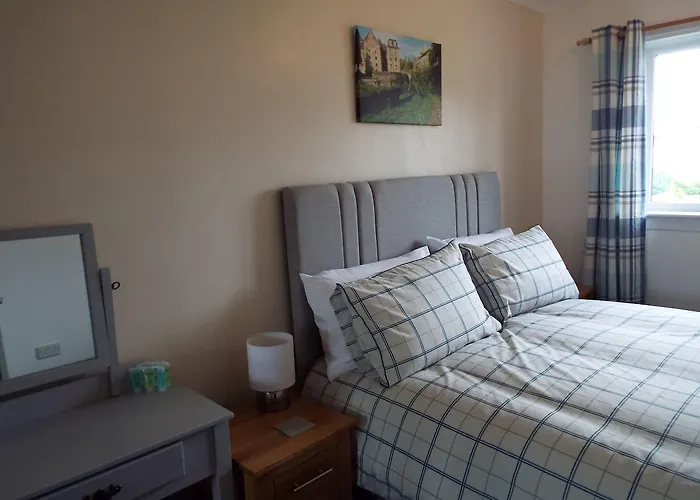 דירה Ideal Location With Free On-site Private Parking