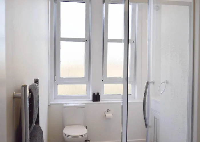 Modern 1 Bedroom Flat In The Heart Of