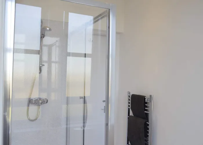 Modern 1 Bedroom Flat In The Heart Of