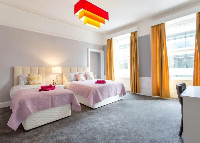 Stunning 2-bed In Apartment