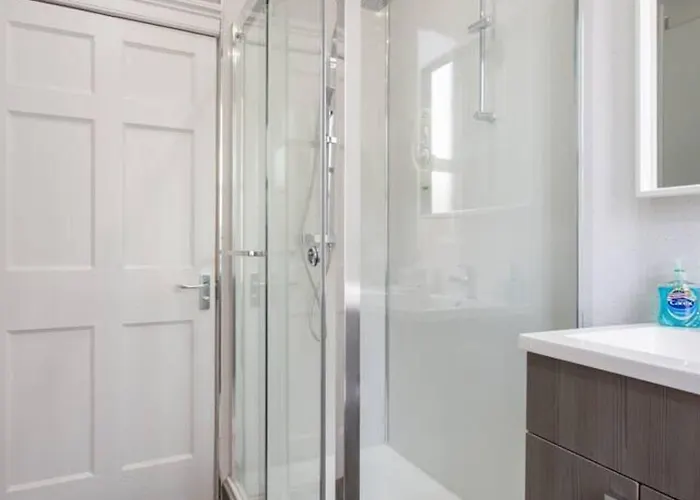 Apartment Stunning 2-bed In Edinburgh