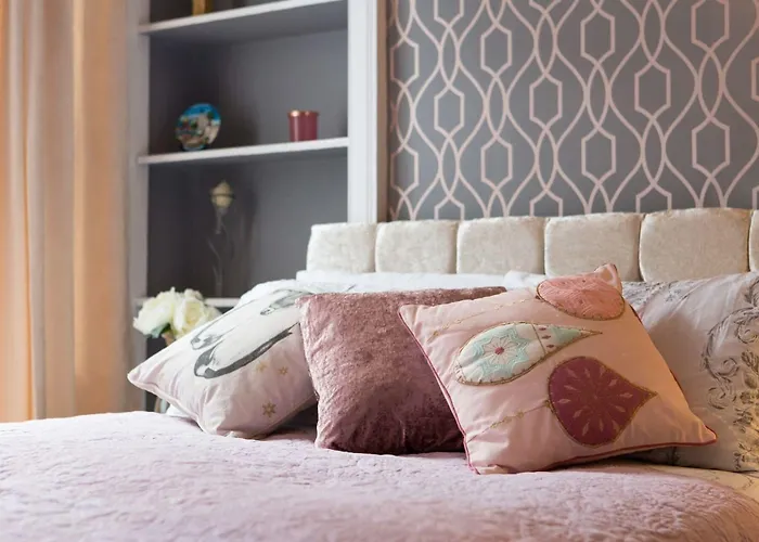 Stunning 2-bed In * Edinburgh