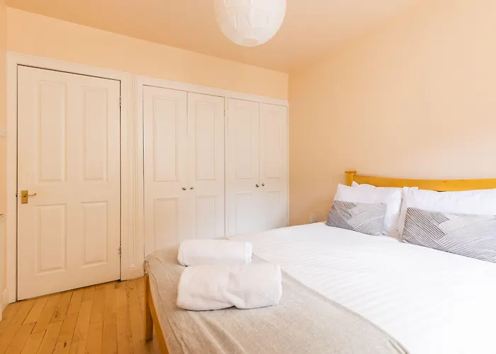 Amazing Castle View * אדינבורו