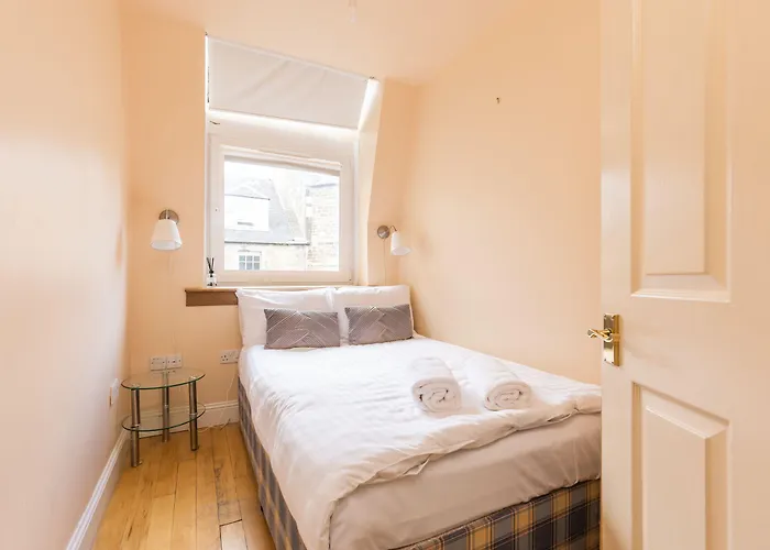 Amazing Castle View דירה אדינבורו