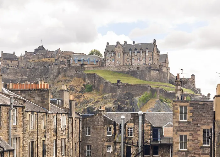 Amazing Castle View Edinburgh