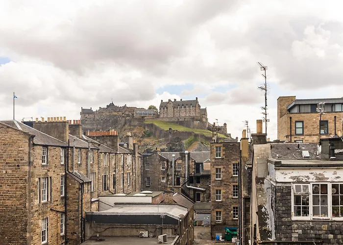 Amazing Castle View Apartment Edinburgh