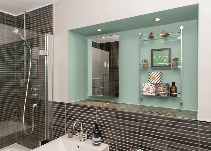 Beautiful & Bright 2bd Flat - Haymarket Lägenhet Edinburg