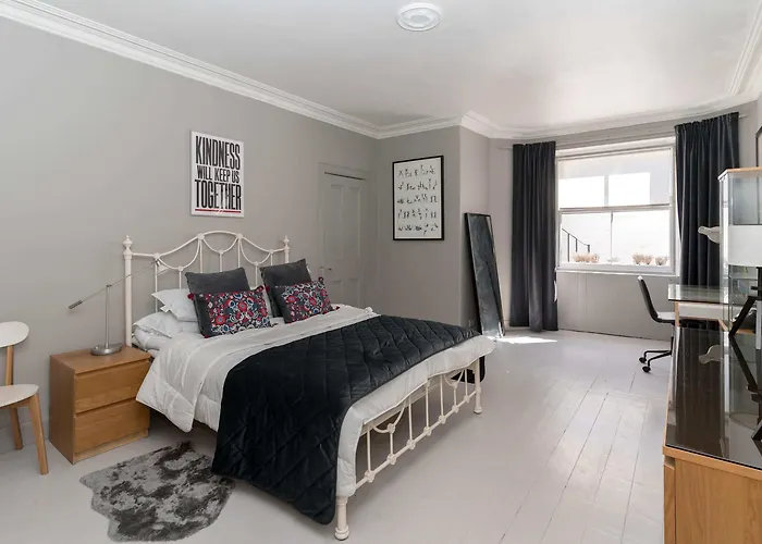 Beautiful & Bright 2bd Flat - Haymarket