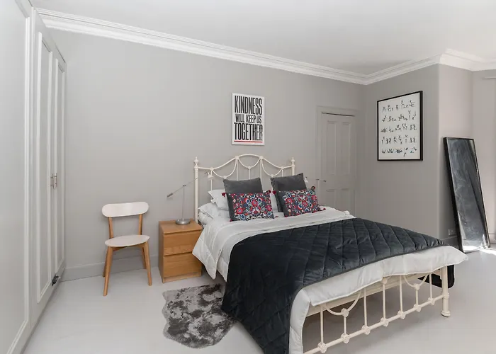 Beautiful & Bright 2bd Flat - Haymarket *