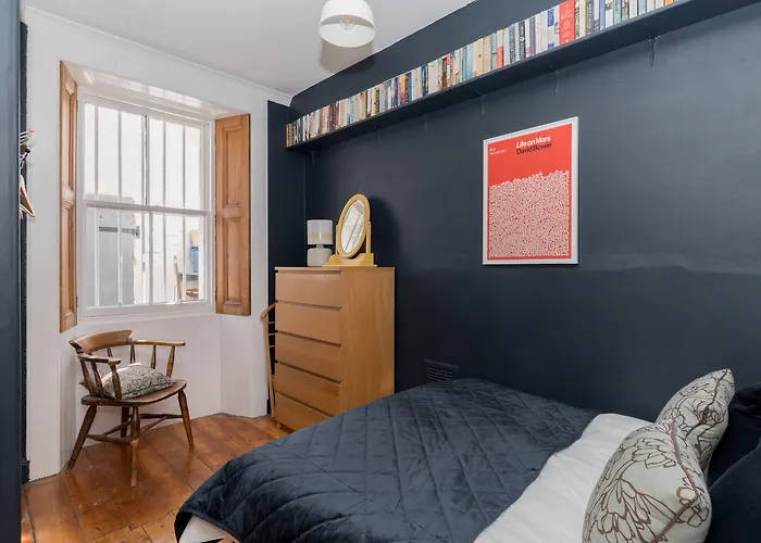 Beautiful & Bright 2bd Flat - Haymarket אדינבורו