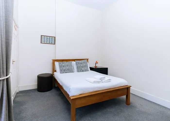 Bright High-ceiling 2bd Flat - Edinburgh! * Edinburg