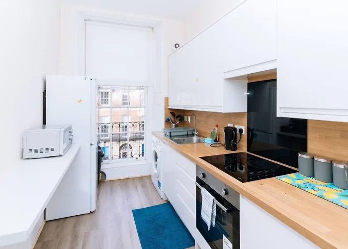 Bright High-ceiling 2bd Flat - Edinburgh! Lägenhet *