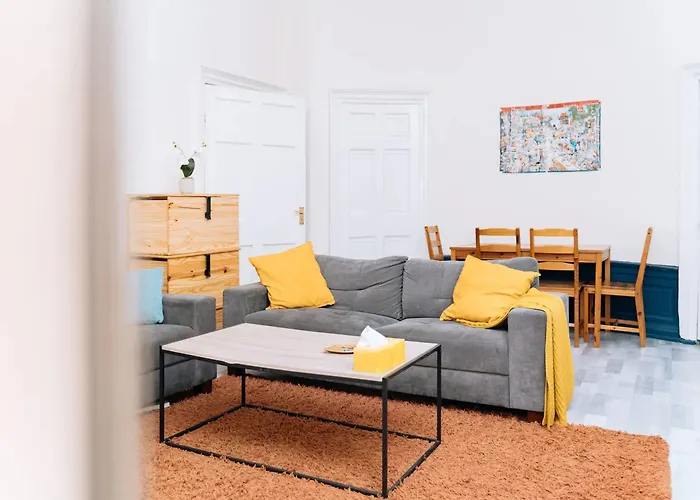 Bright High-ceiling 2bd Flat - Edinburgh! * Edinburgh