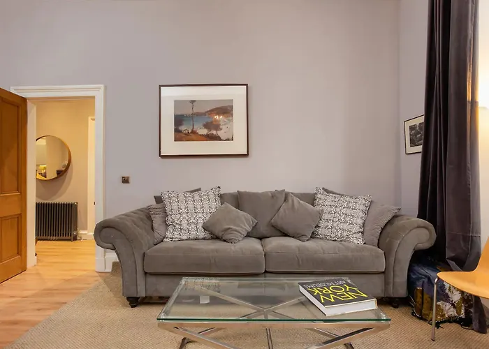 Spacious 2 Bedroom House Near The Meadows Apartment Edinburgh