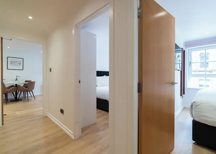Premier Fountain Court * Edinburgh