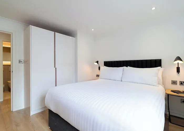Premier Fountain Court * Edinburgh