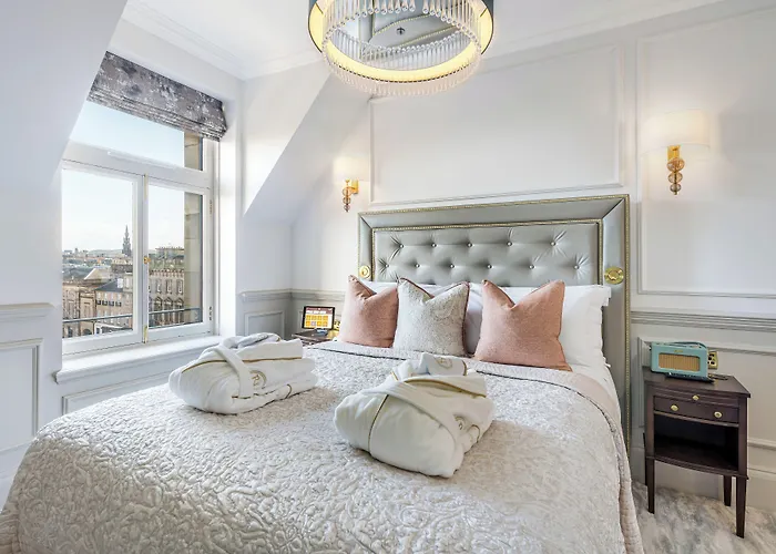 Righ Residences - George Street 4*