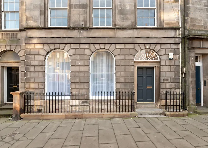 Luxury Georgian Retreat - Hot Tub - Patio
