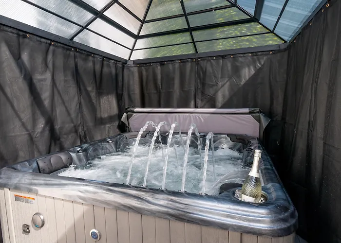 Luxury Georgian Retreat - Hot Tub - Patio * Edinburgh