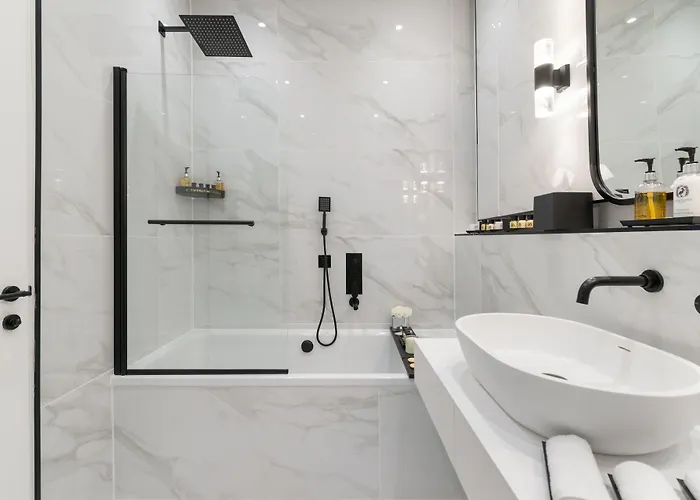 Luxury Georgian Retreat - Hot Tub - Patio *