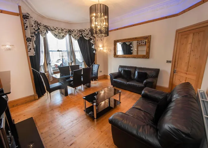 Roomy 1 Level Free Parking * Edinburgh