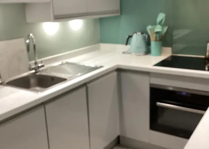 Ground Floor Shared With Host * Edinburgh
