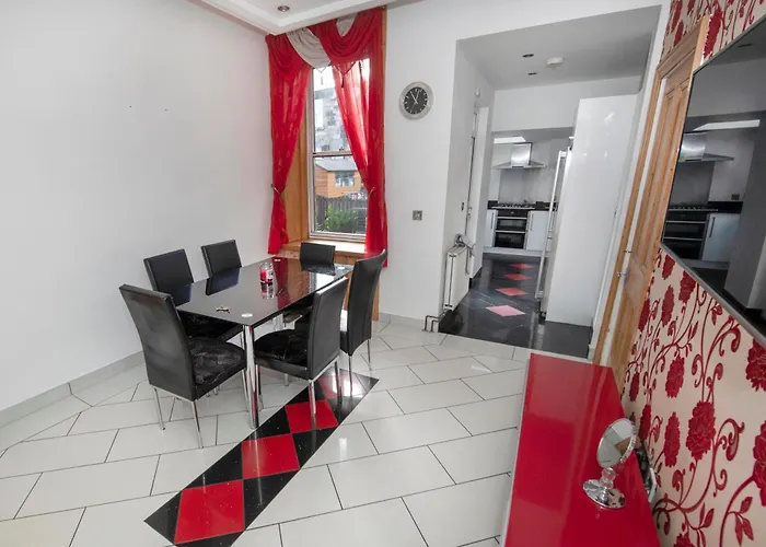 Holiday home Roomy 1 Level Free Parking