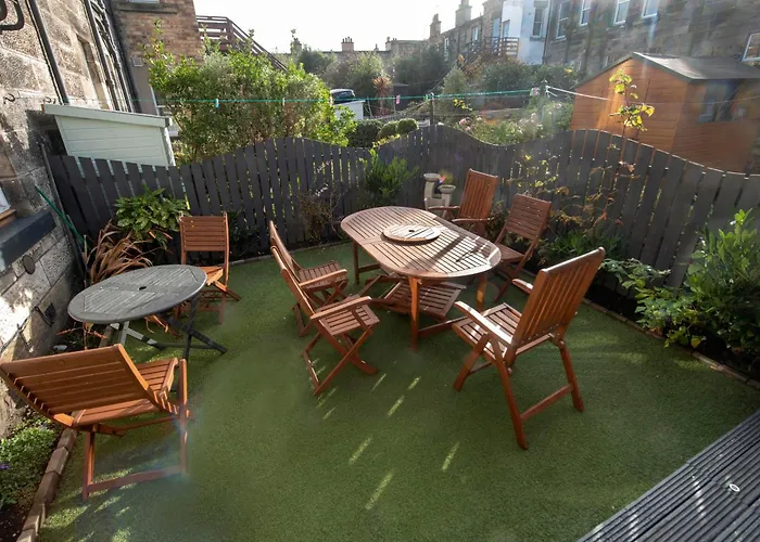 Holiday home Roomy 1 Level Free Parking