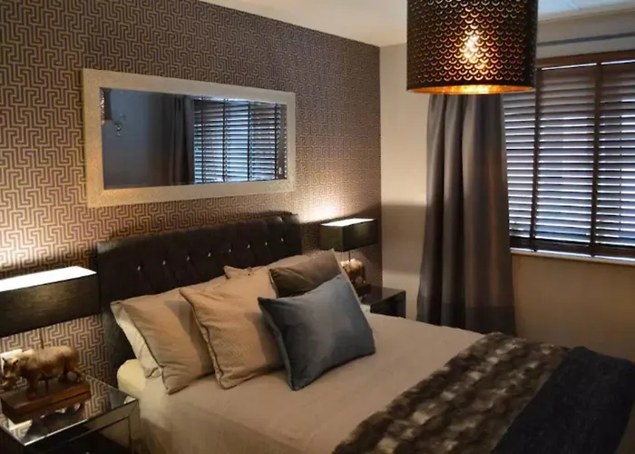 Luxury Boutique Apartment, Free Parking & Gym * Edinburgh