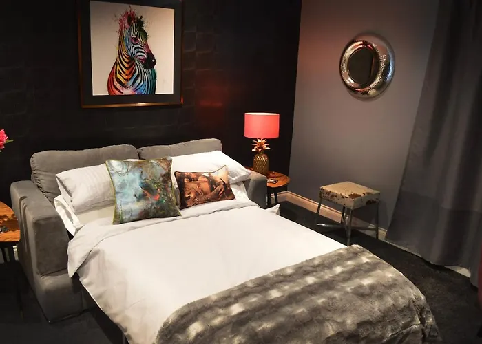 Luxury Boutique Apartment, Free Parking & Gym *