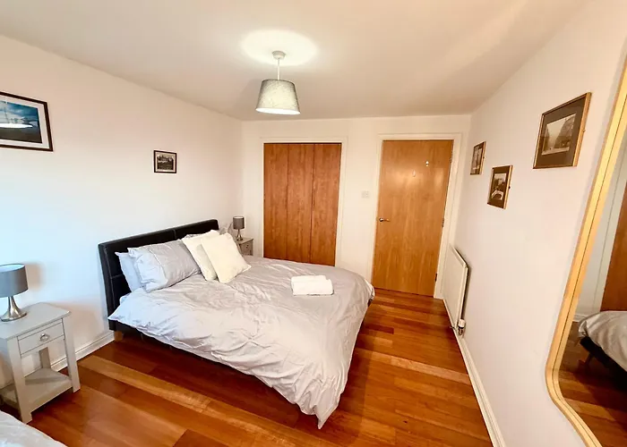 Pilrig - Fast Wifi And Parking Available