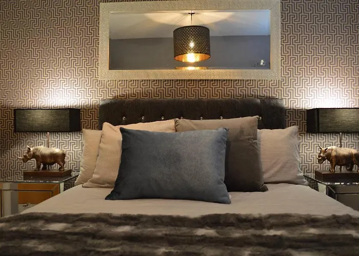 Apartment Luxury Boutique Apartment, Free Parking & Gym