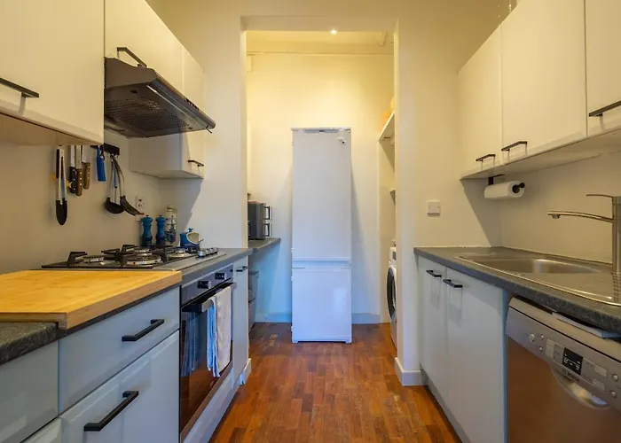 Charming Georgian - Steps To Tram & Centre *