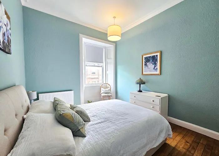 2-bedroom * אדינבורו