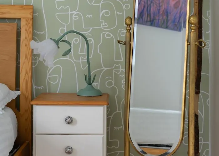 Charming Georgian - Steps To Tram & Centre